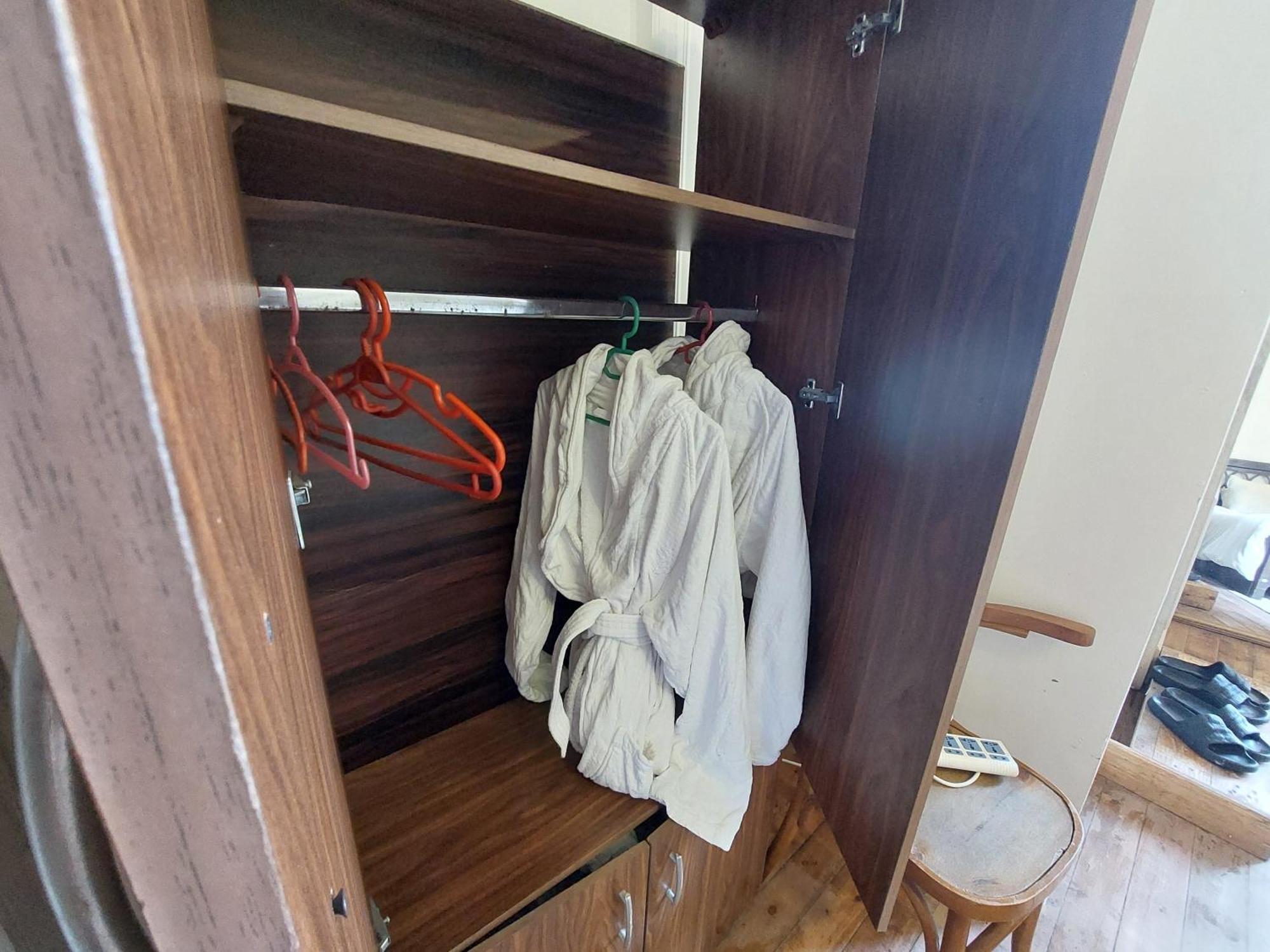 Arab Hostel, Welcoming All Solo And Groups Travellers But, Unmarried Couples Not Allowed Alexandria Ngoại thất bức ảnh